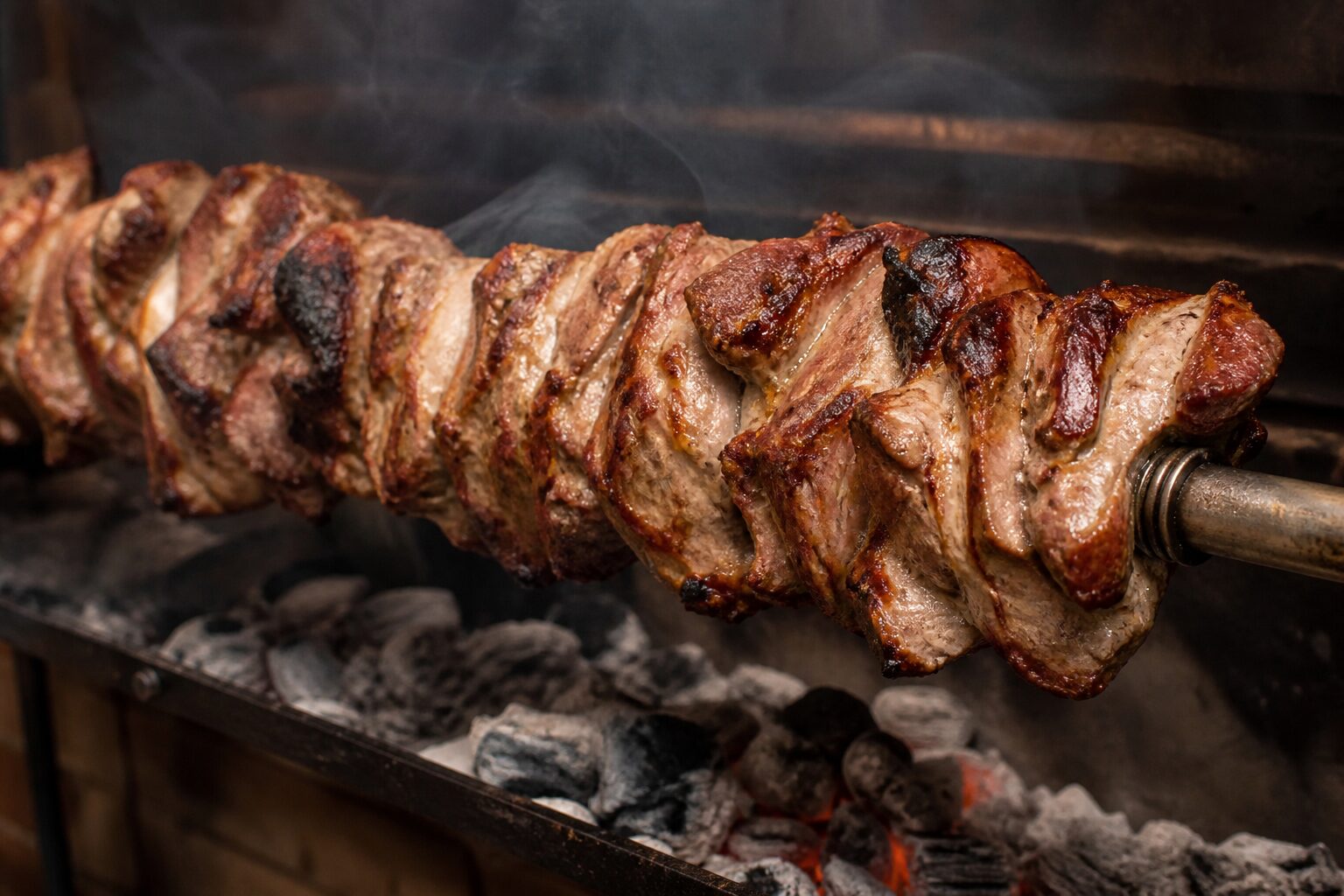 Souvla: the Sunday ritual cooked over charcoal and patience